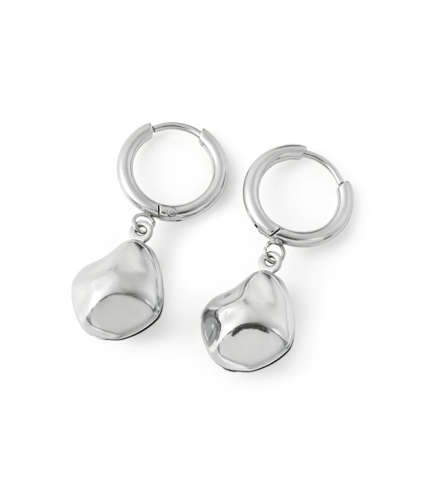 Pendientes plateados con gotas metálicas...