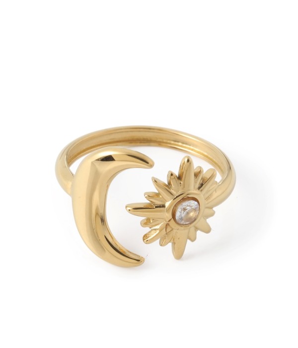 Anillo dorado de luna y sol con circonia