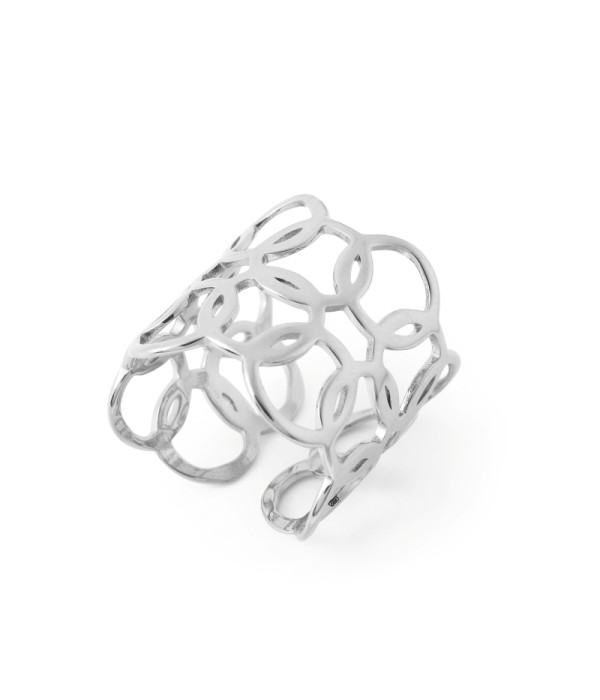 Anillo calado de diseño geométrico