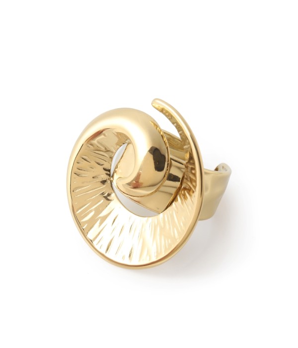 Anillo con diseño espiral elegante