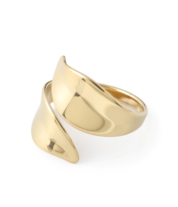 Anillo dorado de diseño curvado