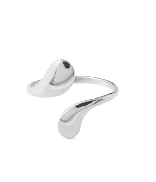 Anillo plateado con diseño de gota