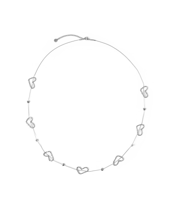 Collar con delicados corazones