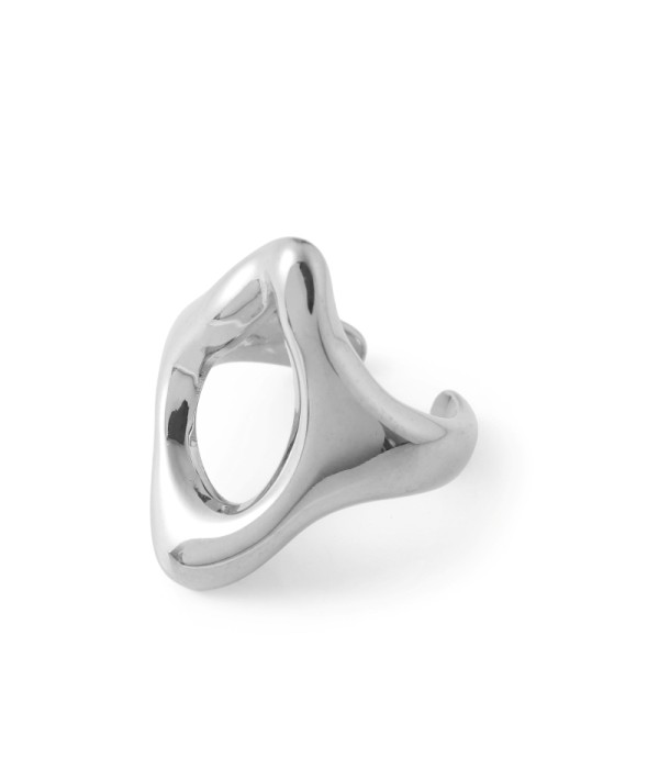 Anillo con diseño hueco 2