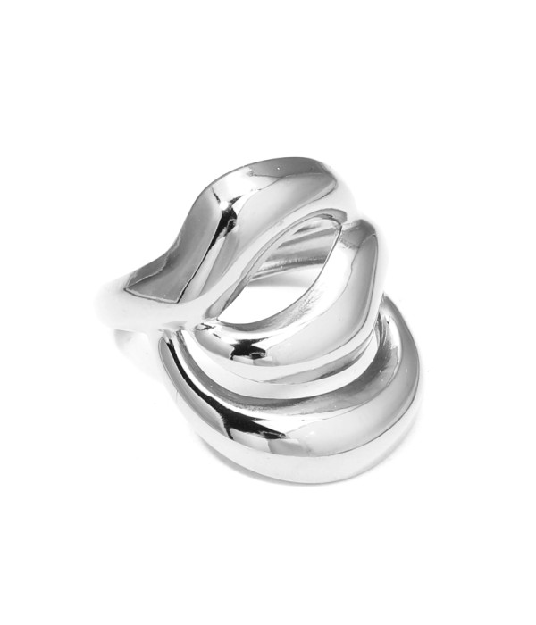 Anillo de tres líneas curvas anchas