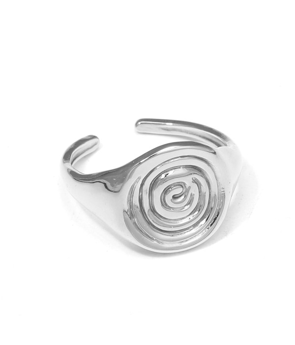 Anillo con diseño en espiral