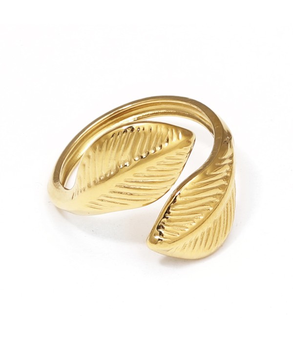 Anillo con diseño de hojas