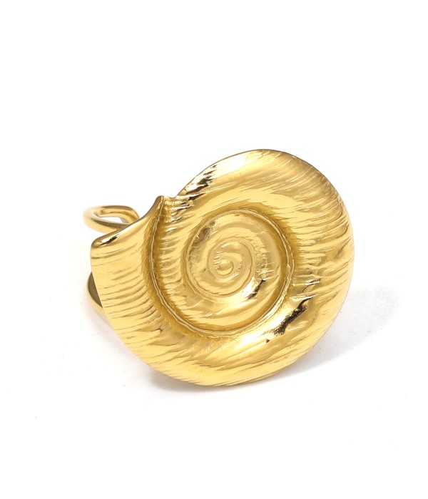 Anillo dorado con diseño de espiral