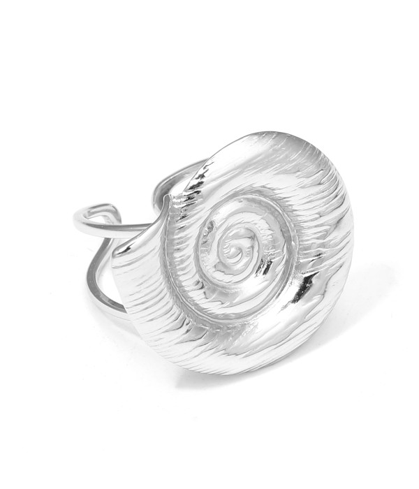 Anillo plateado con diseño de espiral