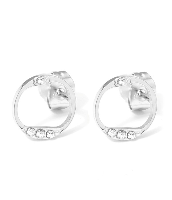 Pendientes plateados con círculo y detalles en circonitas