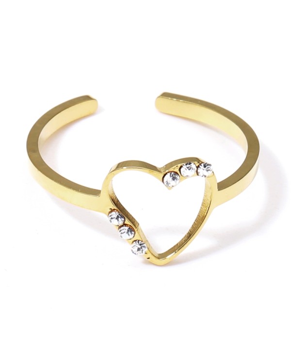 Anillo dorado con corazón y detalles en circonitas