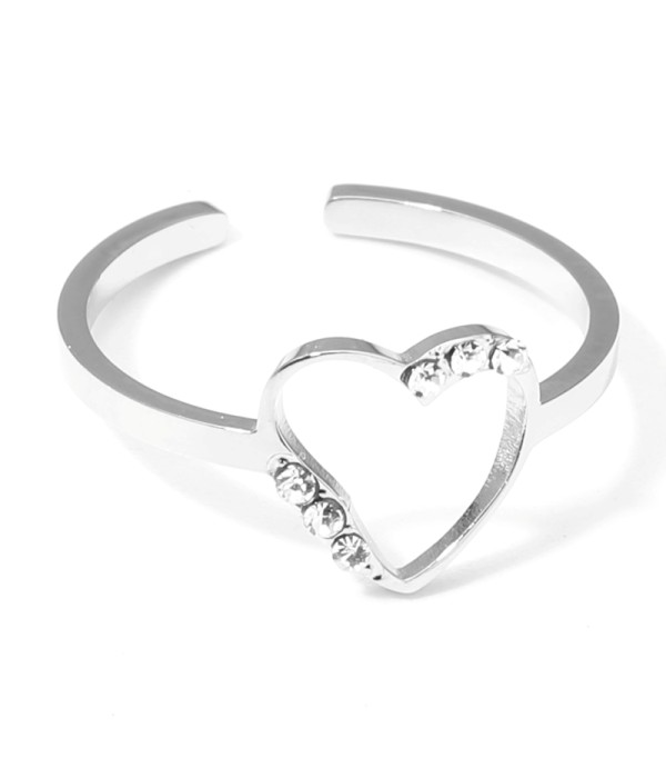 Anillo plateado con corazón y detalles en circonitas