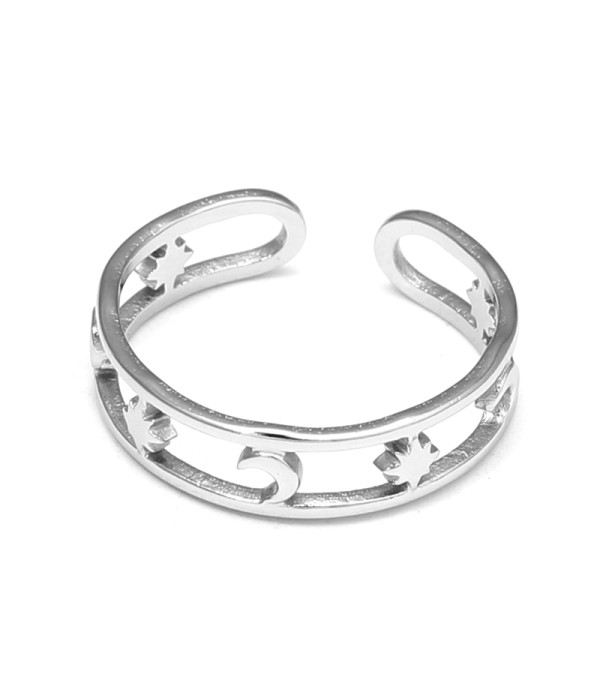 Anillo plateado con diseño de estrella y luna