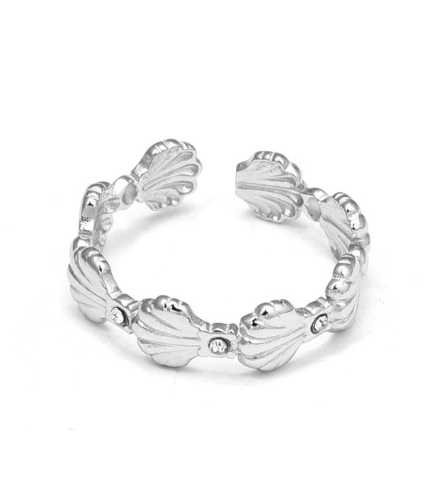 Anillo plateado de conchas con circonitas