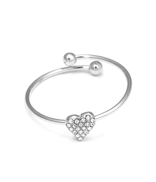 Anillo plateado con corazón y circonitas