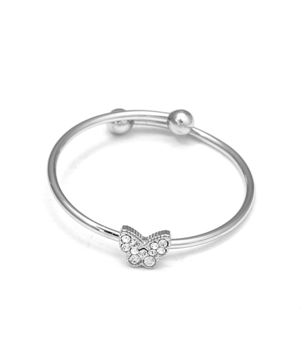 Anillo plateado con mariposa y circonitas