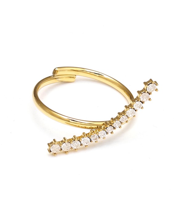 Anillo curvo con circonitas