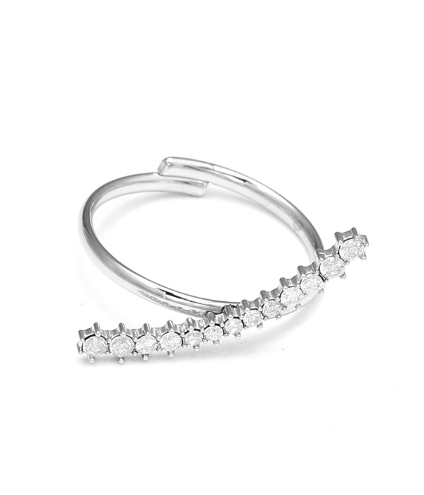 Anillo curvo con circonitas 2