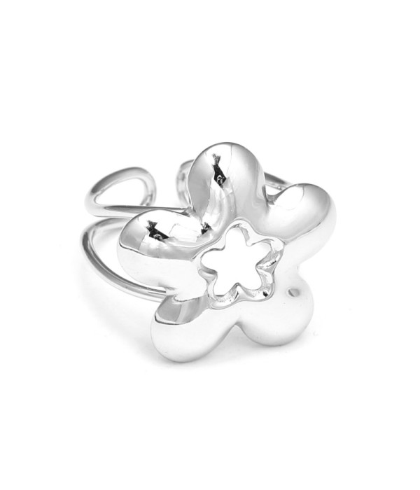 Anillo con diseño floral