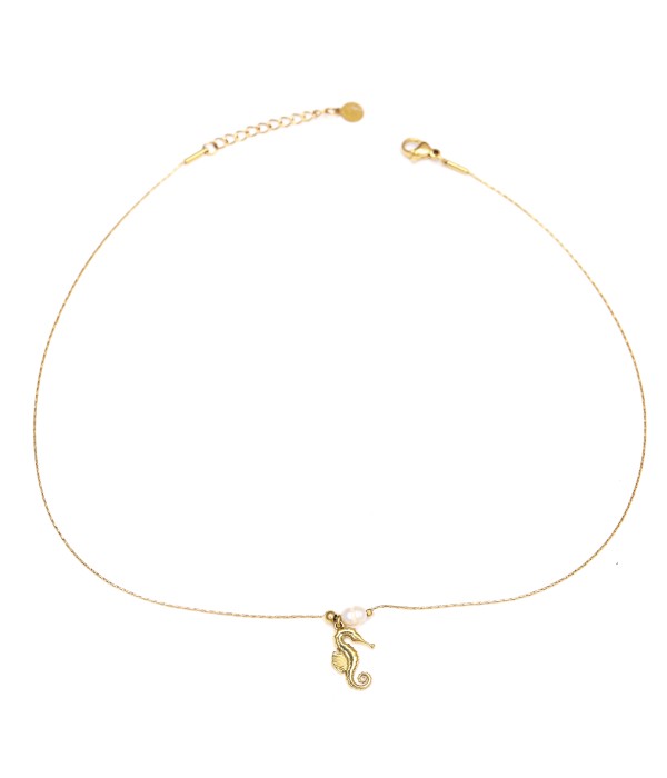 Collar dorado con caballito de mar y perla