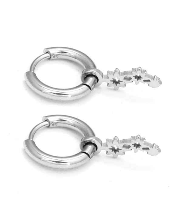 Pendientes de aro plateados con colgantes de estrellas