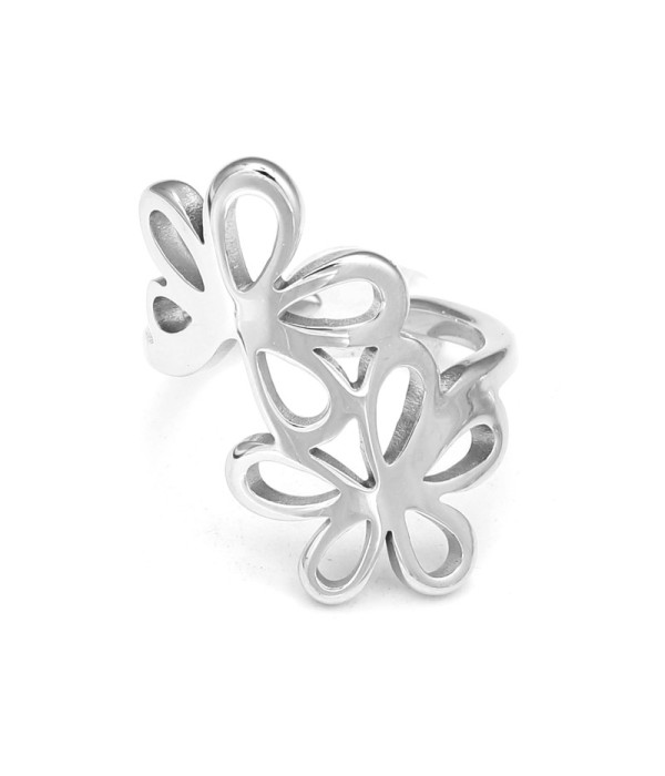 Anillo plateado con flores caladas