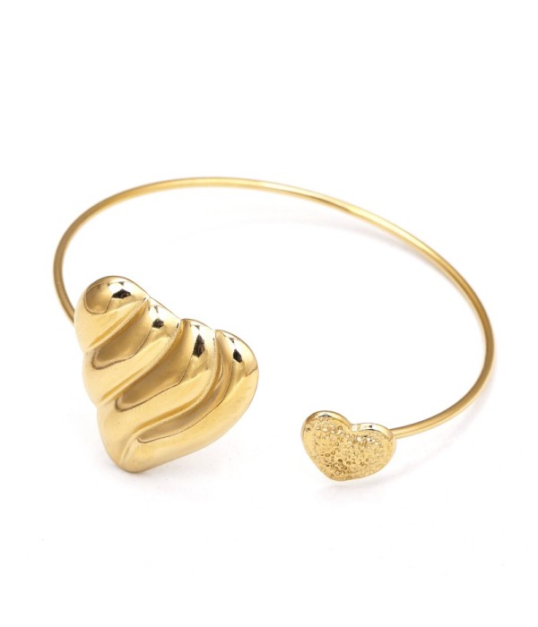 Pulsera rígida dorada con dos corazones