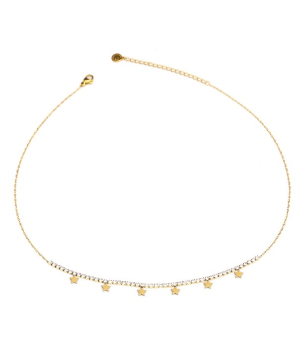 Collar dorado con detalles brillantes y colgantes de estrella