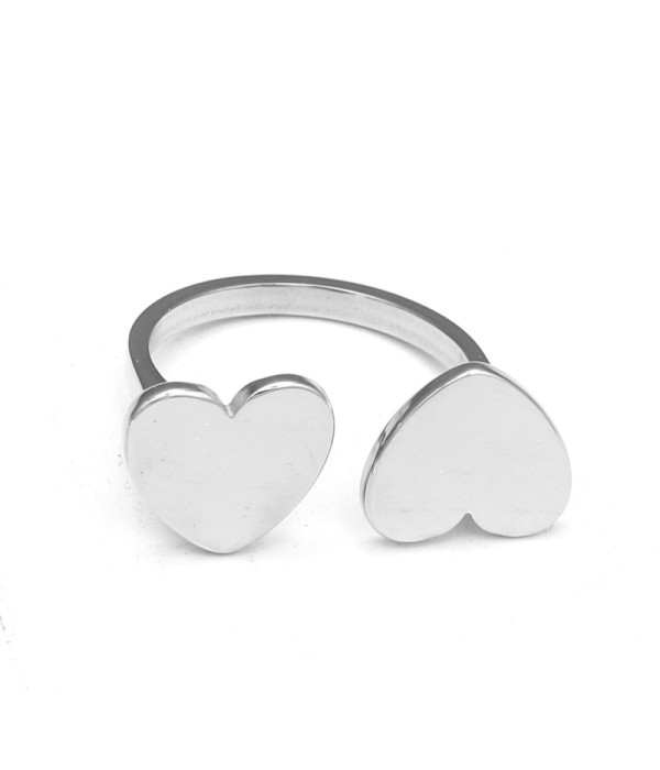 Anillo plateado de doble corazón