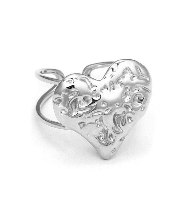 Anillo plateado de corazón martillado