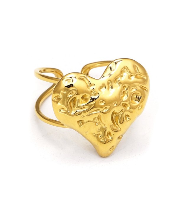 Anillo dorado de corazón martillado