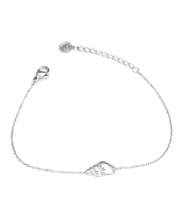 Pulsera fina plateada con colgante de caracola