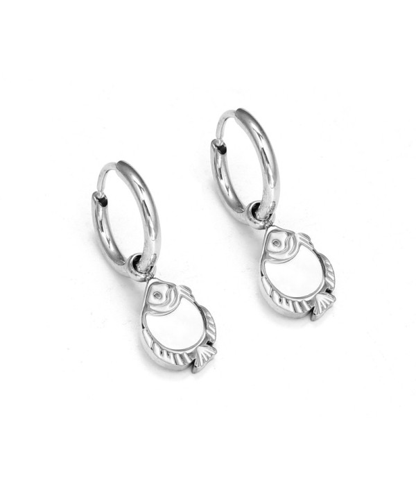 Pendientes de aro plateados con colgantes de pescado con...