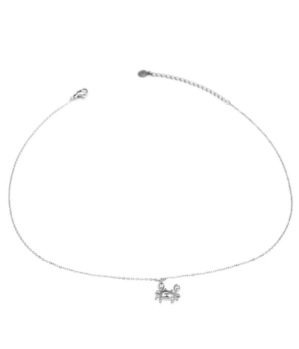 Collar plateado con colgante de cangrejo