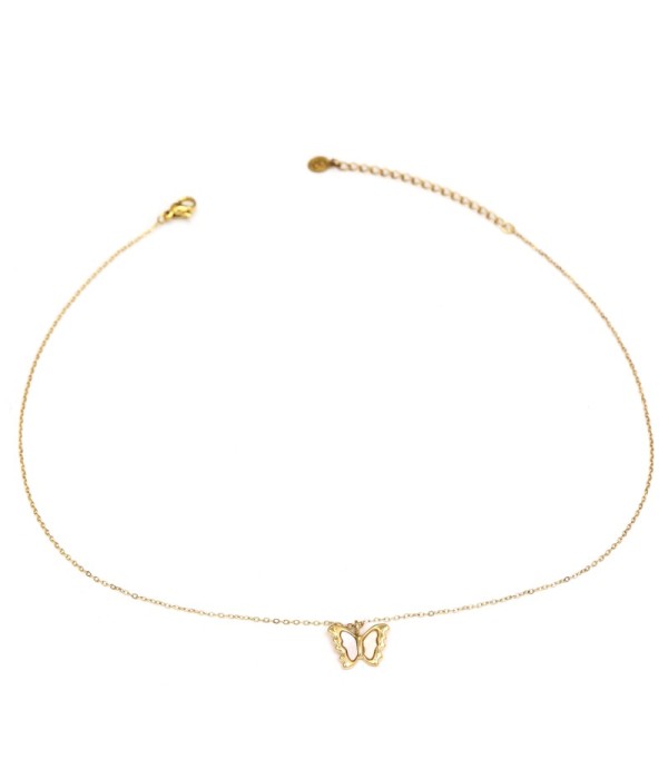 Collar dorado de mariposa con nácar