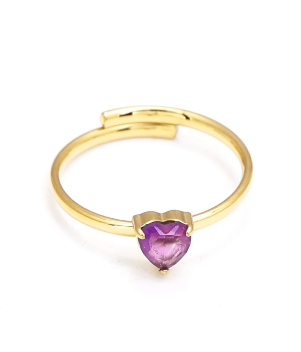 Anillo dorado con piedra en forma de corazón