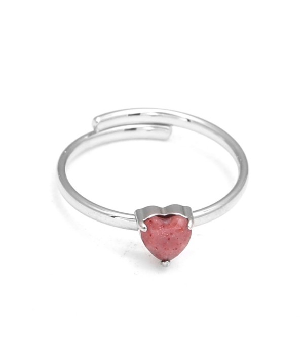 Anillo plateado con piedra en forma de corazón