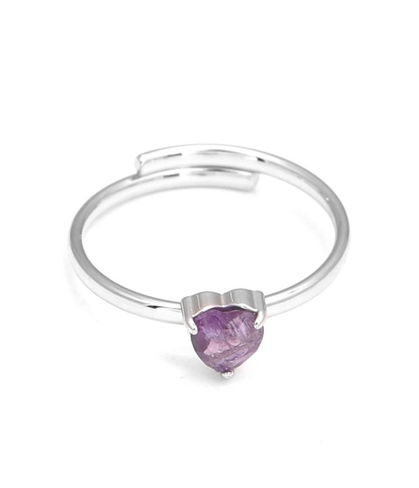 Anillo plateado con piedra en forma de corazón