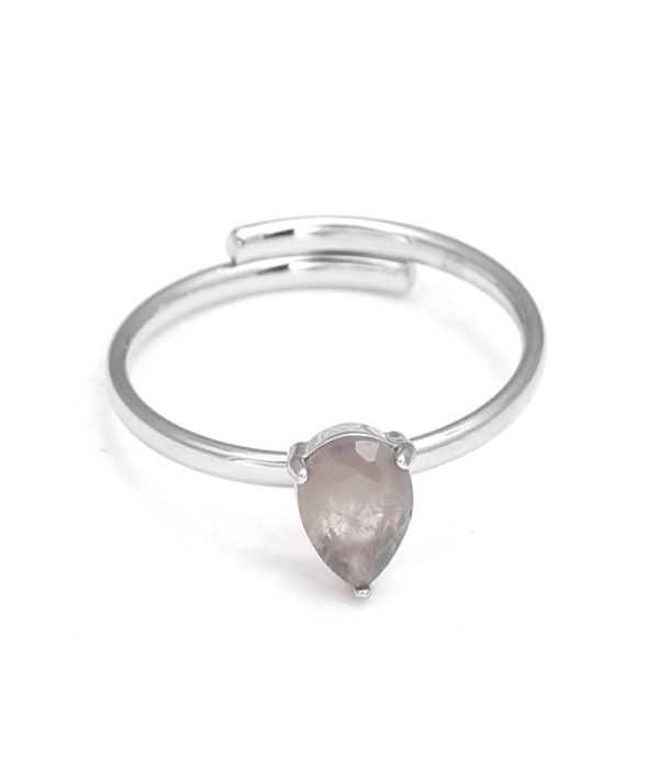 Anillo plateado con piedra en forma de gota