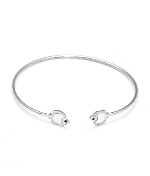 Pulsera rígida plateada con pez de nácar