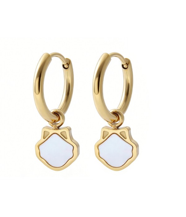 Pendientes de aro dorados con colgantes de gato con nácar