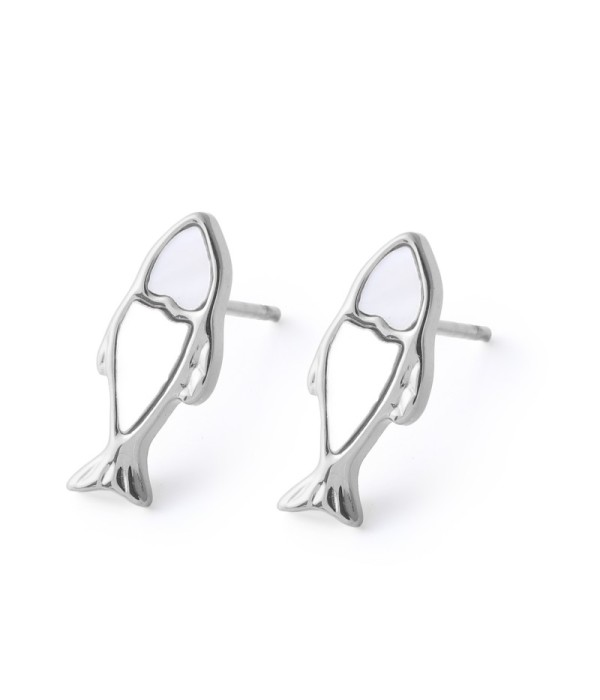 Pendientes plateados de pescado con nácar