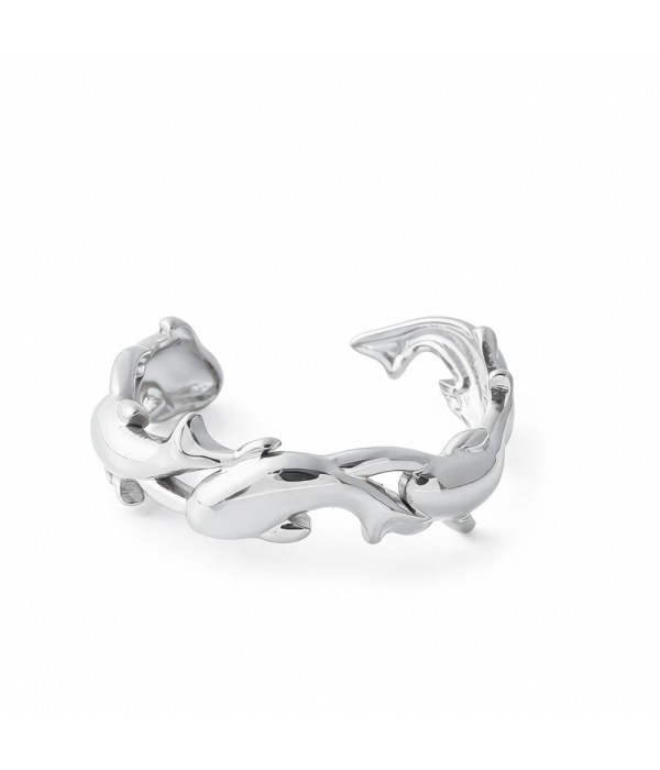 Anillo de delfines entrelazados