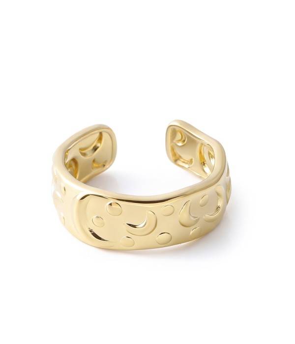 Anillo con decoración de lunas y puntos