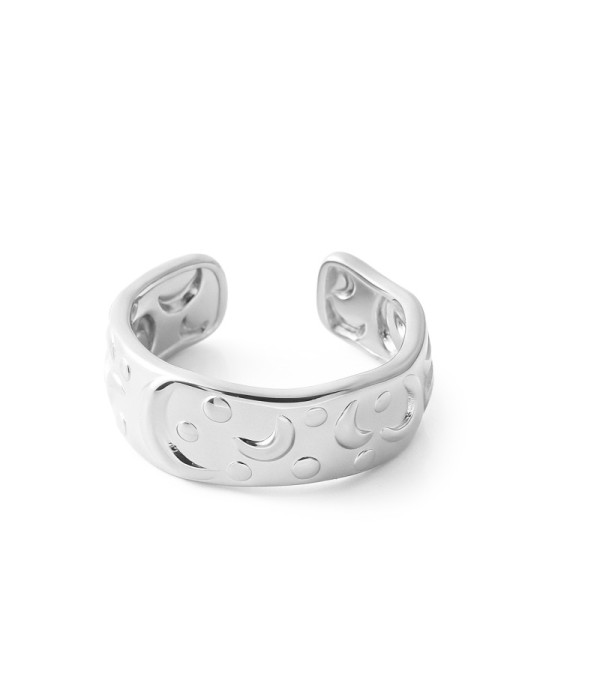 Anillo con decoración de lunas y puntos 2