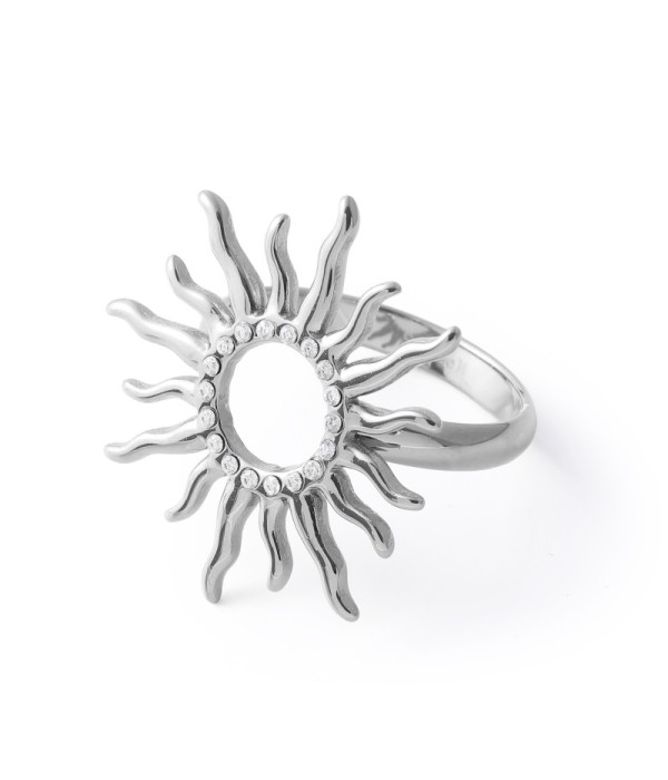 Anillo plateado con diseño de sol radial y...