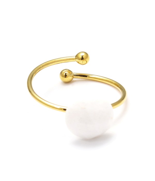 Anillo abierto dorado con piedra de colores