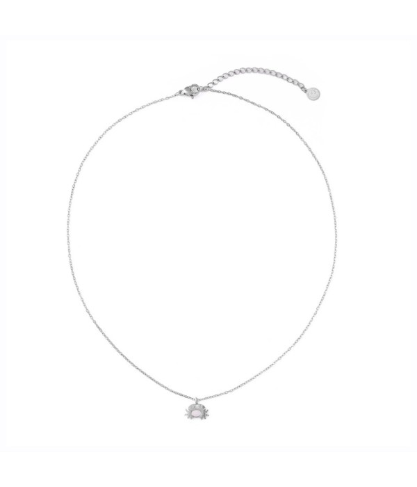 Collar plateado de cangrejo con nácar