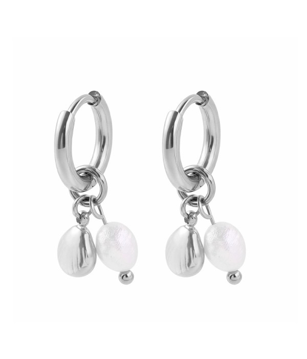 Pendientes plateados con perla y concha