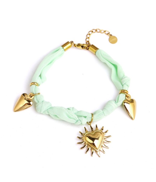 Pulsera con motivos de corazones